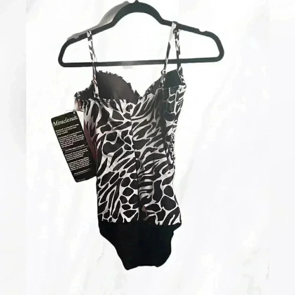 NWT Miraclesuit black white animal print fauxkini "rialto" one piece swimsuit 8 - Picture 3 of 3